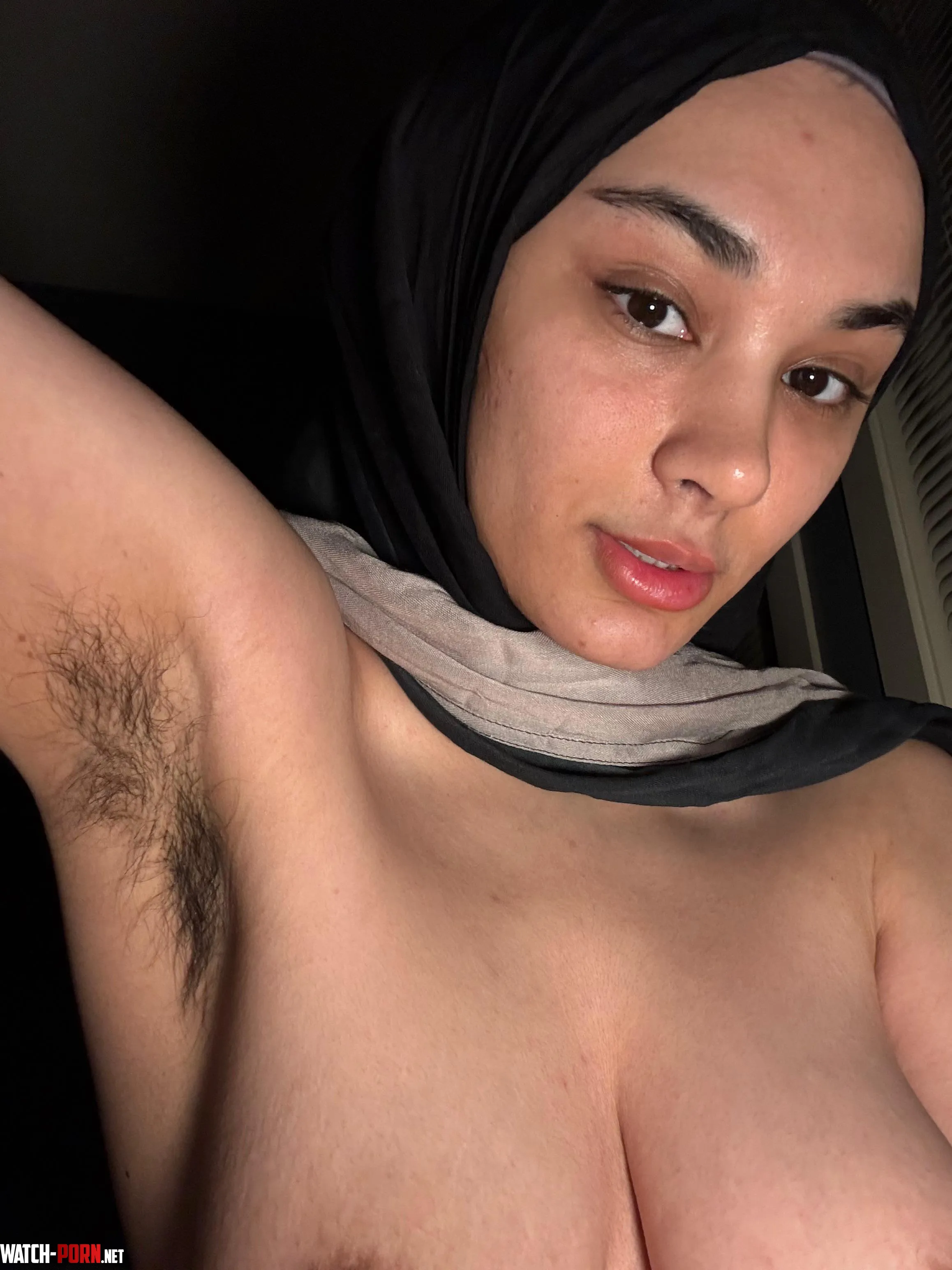 My hairy armpits should be your favourite snack by Saharbbyy