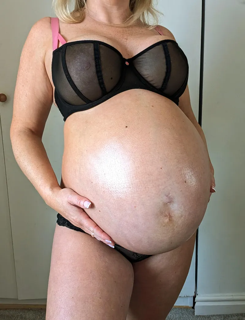 Thumbnail Exploring Desires: Would You Let Me Sit in Your Face? by 4thtimesecret | PregnantPorn