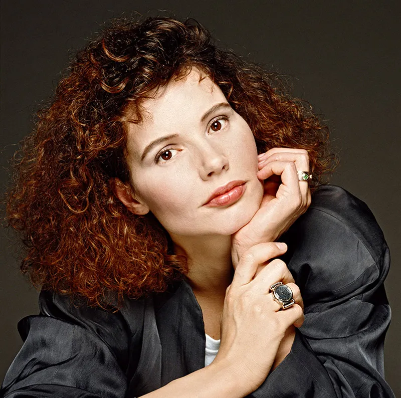 Thumbnail Geena Davis: Discover the World of PrettyGirls with MrMeesesPieces