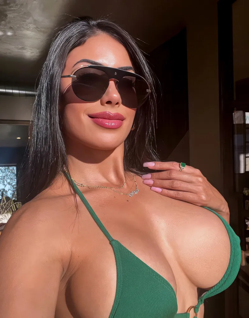 Thumbnail Brazilian Brunette Magic with thecumwhore