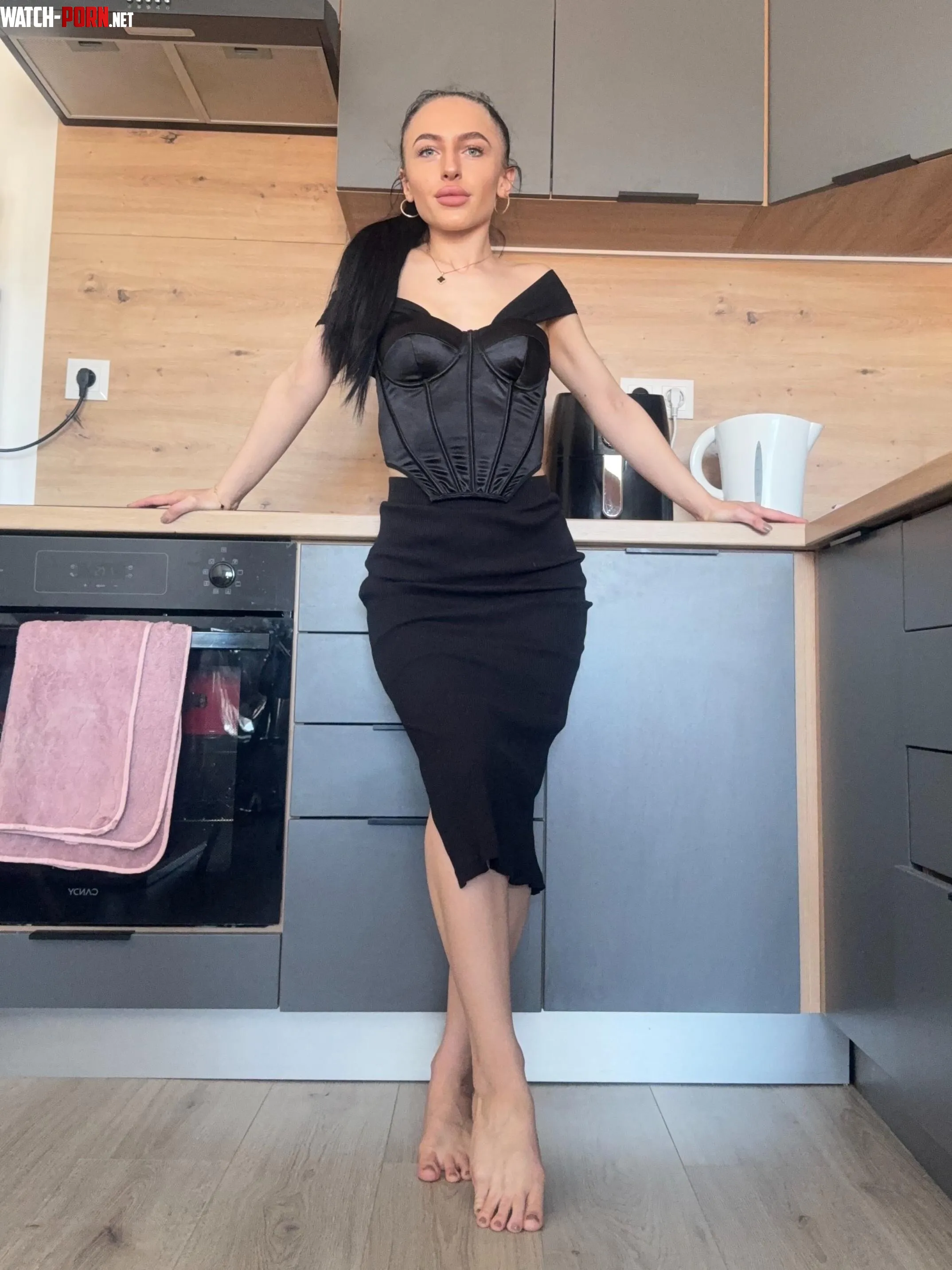 the best feeling is to wear a new and tight dress by Werosyantrar