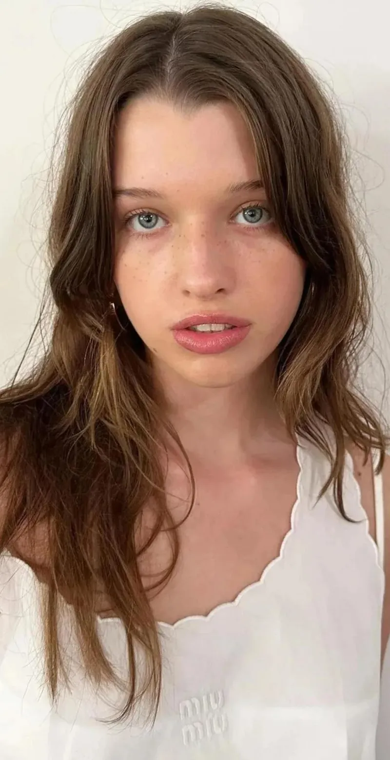 Thumbnail Aena Khan: Embracing Beauty by James007BondUK