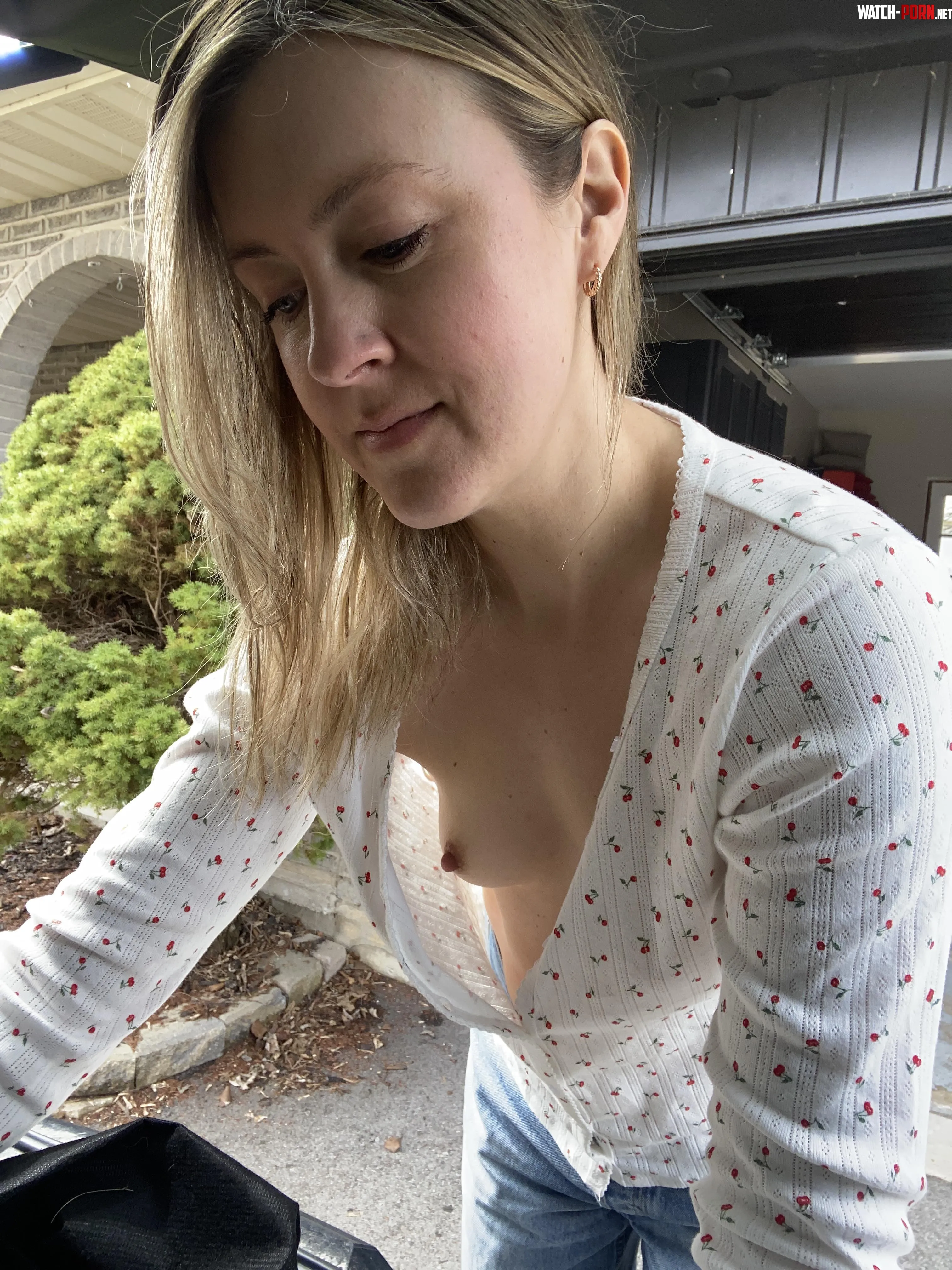 And suddenly you’re very interested in talking to your neighbour by Liz_XO_