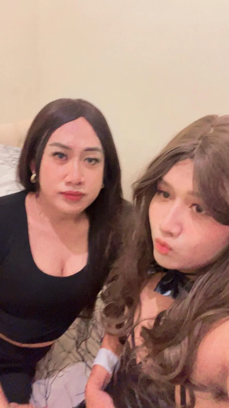 Thumbnail A Heartfelt Moment: Sharing with Mom | blushymermaid