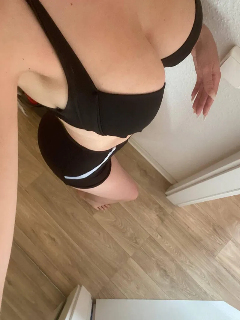 Thumbnail Do you like brunette boobs? Discover Impressive_Guard4489's Offerings