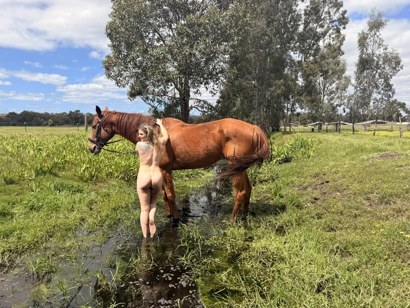 Thumbnail Lilmissloveable93: Cheeky Charm of a Country Girl