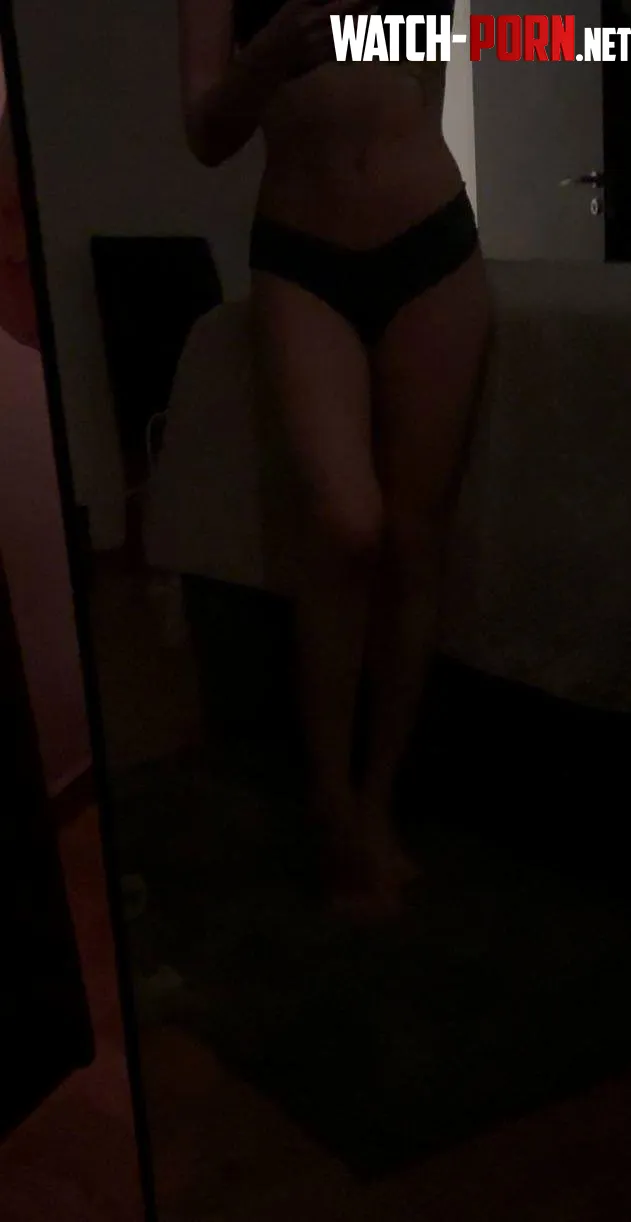 Skickar nakenbilder till alla som ⬆ by Sweetheart_06