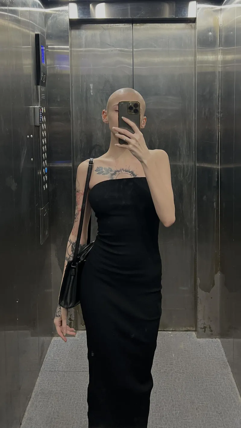 Thumbnail ArcticCanvas Experiences Elegance in a Favorite Tight Dress