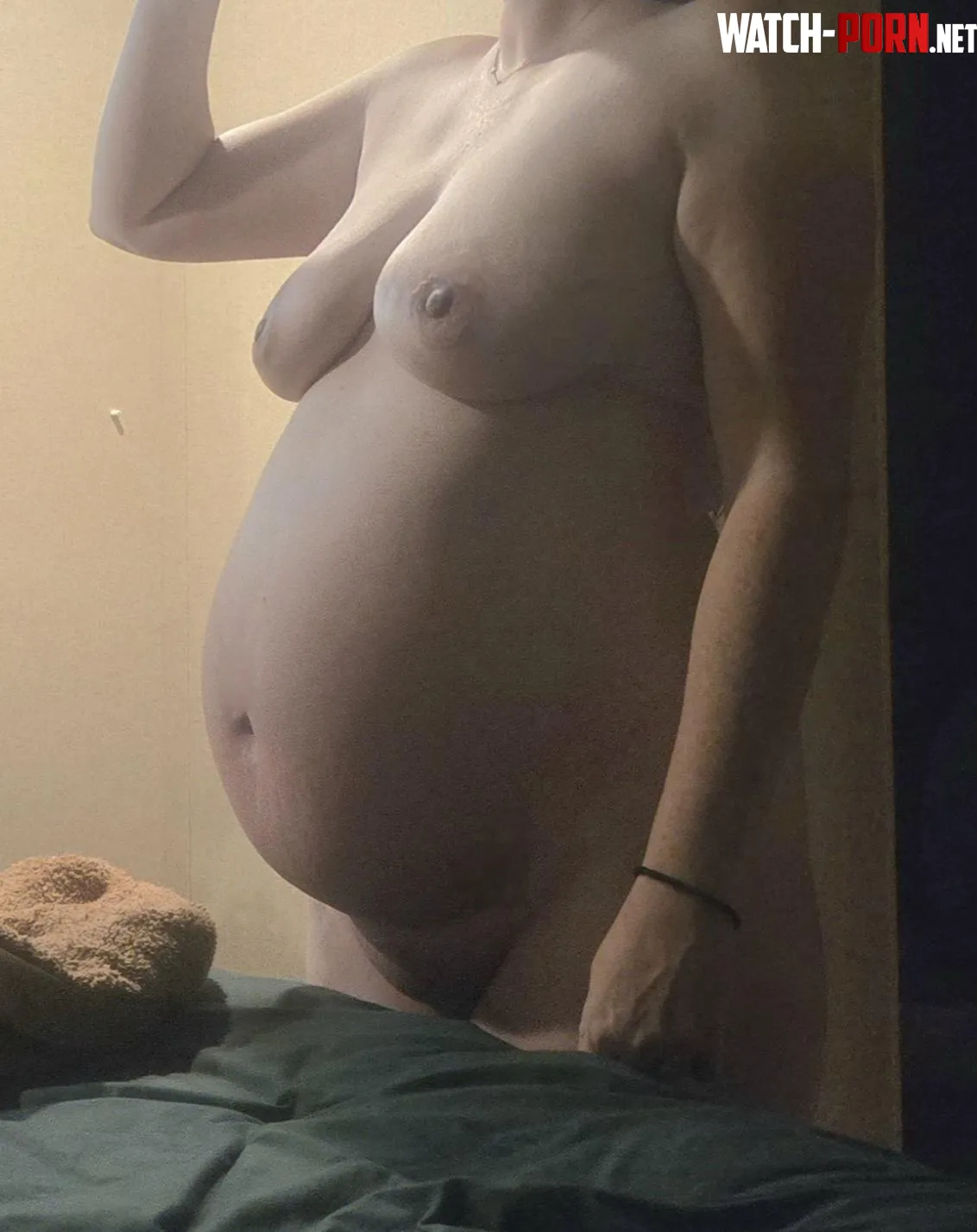 MY Belly is getting BIG😕 by LindseyPreg