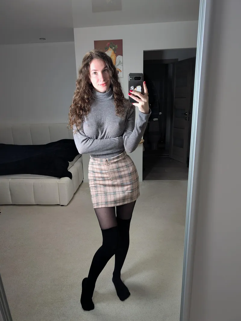 Thumbnail LittleKiss_ka Explores the Appeal of Cute Skirts in the tightdresses Universe