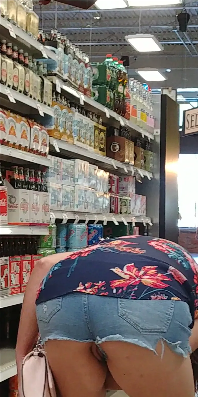 Thumbnail PoorSquirrelDecision's Hotwife/MILF Pussy on Display in Public