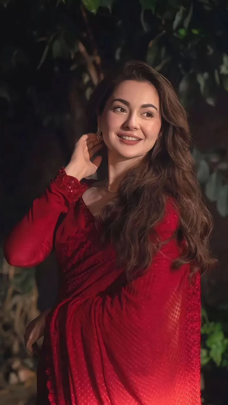 Thumbnail Hania Amir: A Stunning Beauty by Odd-Respond-500 in PrettyGirls Category