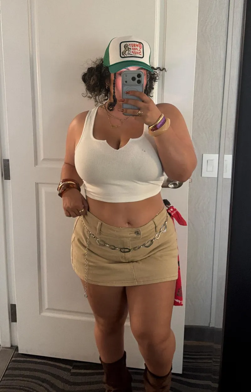 Thumbnail Public Skirt Adventures: OneJob2303's Playful Latina Tales