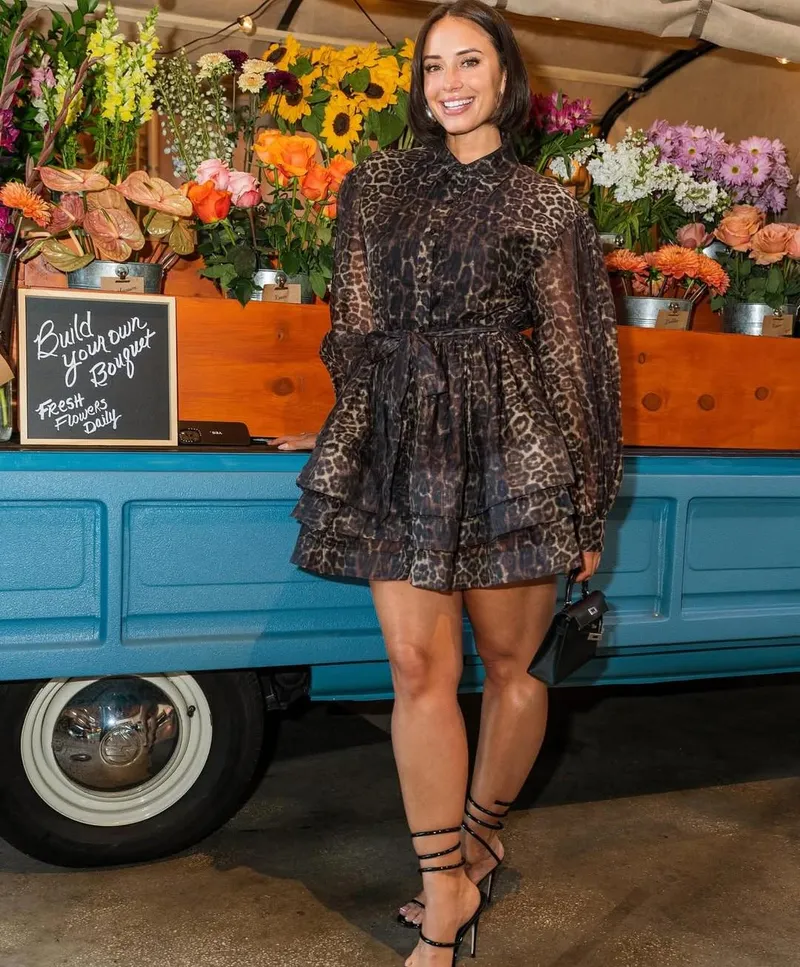 Thumbnail HipHopGoneWild: Yesjulz's Allure Uncovered by Old-Bear-5275