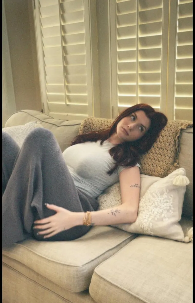 Thumbnail PandaOwn9410's Article Looking Over in 2busty2hide Revealed