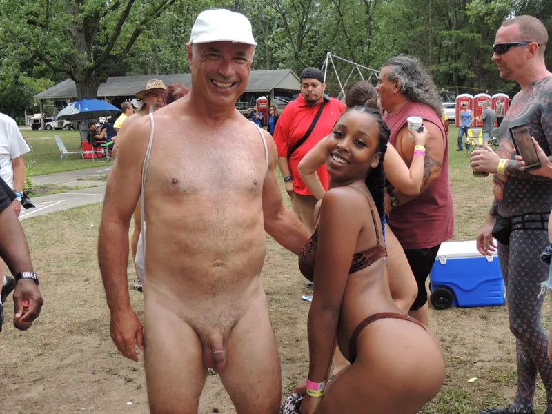 Thumbnail Discover 'Sexy Gal' by birthdaysuitm in the CFNM Scene