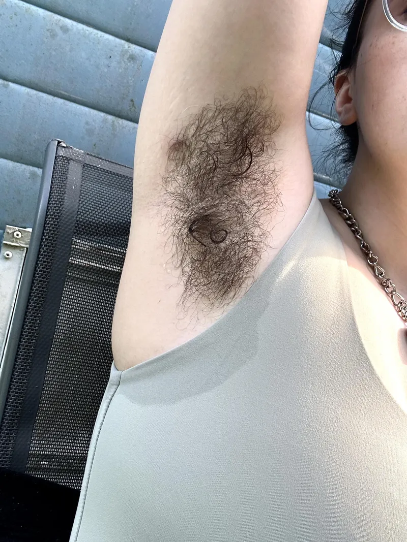 Thumbnail Discover the World of Hairy Armpits with whornybabe