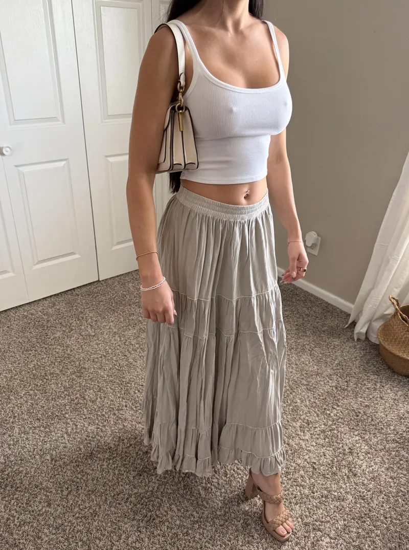 Thumbnail Exploring the Attention from Wives: Tales of Braless by hoebo_baggins