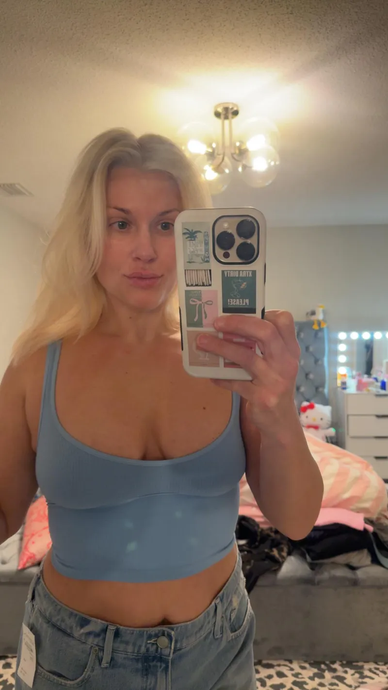 Thumbnail NurseBrooklynx's OOTD - A Braless Story