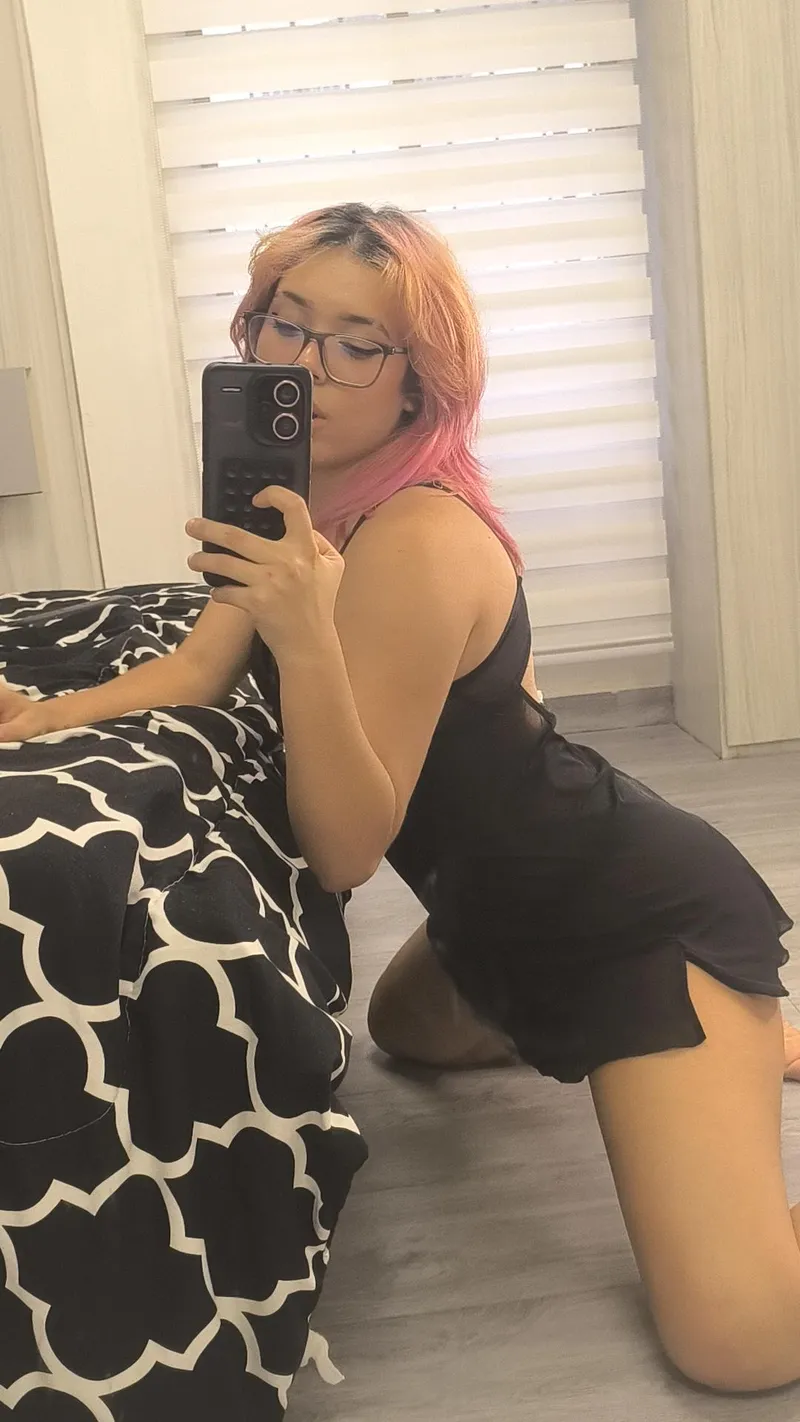 Thumbnail Does Black Suit Me Well? Tightdresses Insights by InterestingEye861