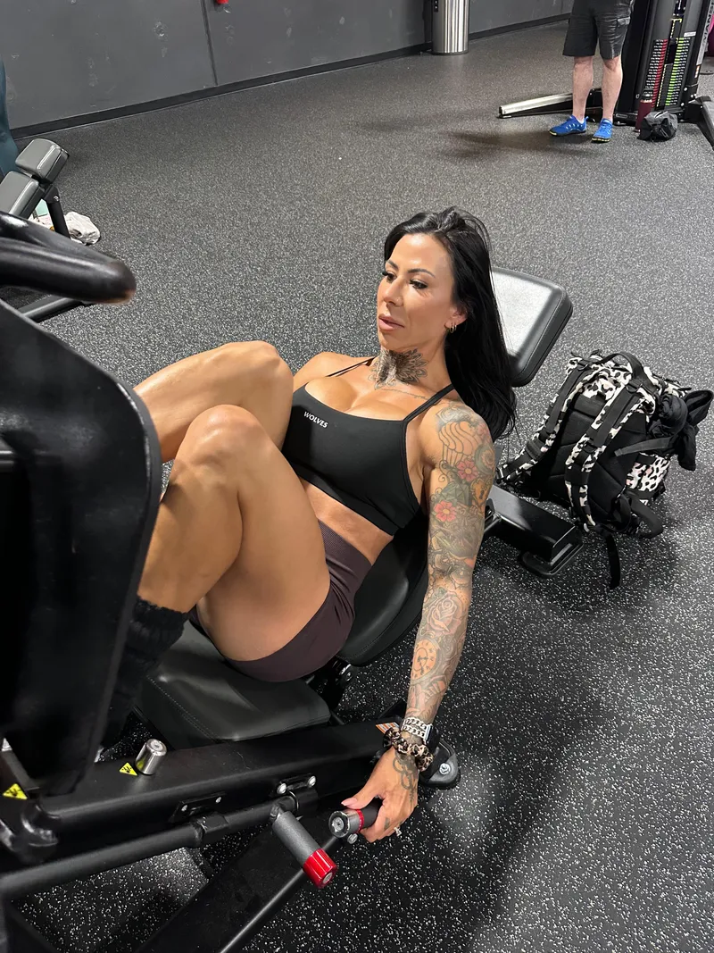 Thumbnail who wants to spot me? by gymgirlfriend