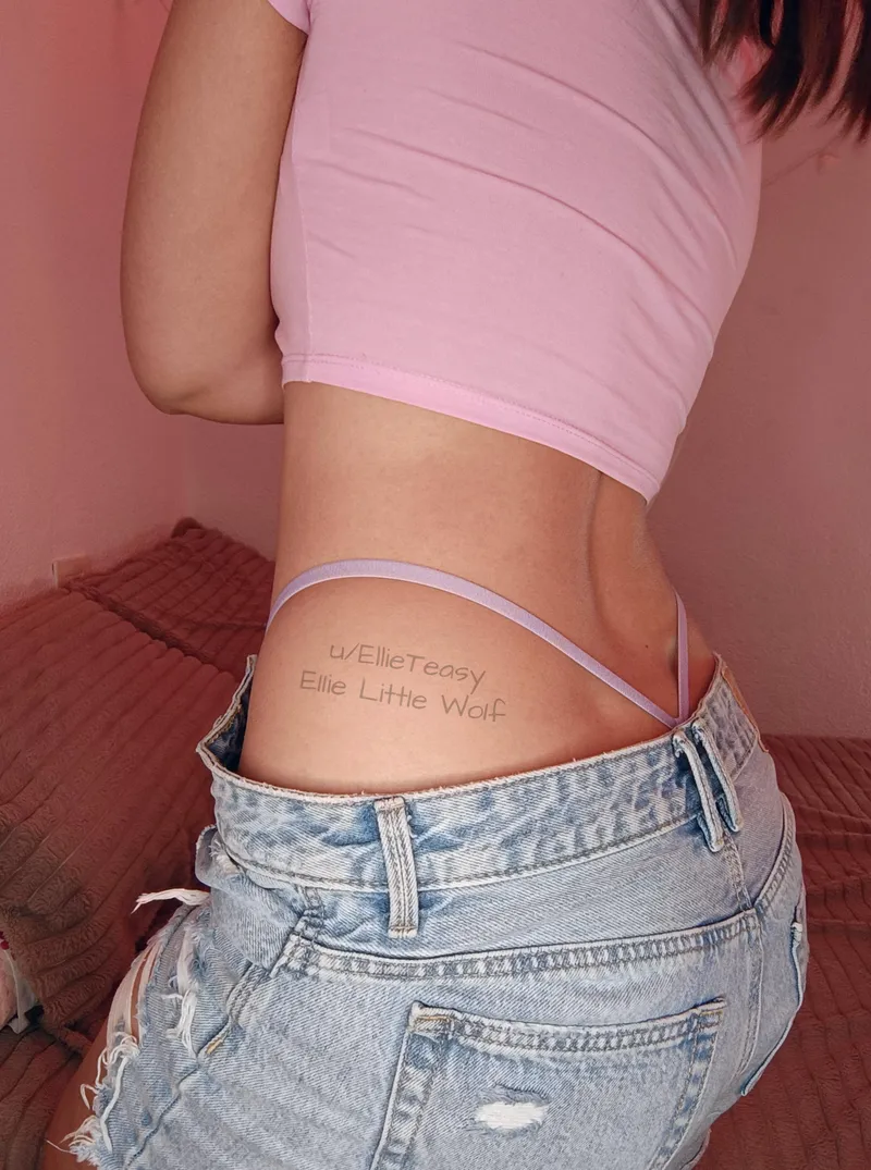 Thumbnail EllieTeasy's Irresistible Tease: Slowly Revealing in UnderwearGW