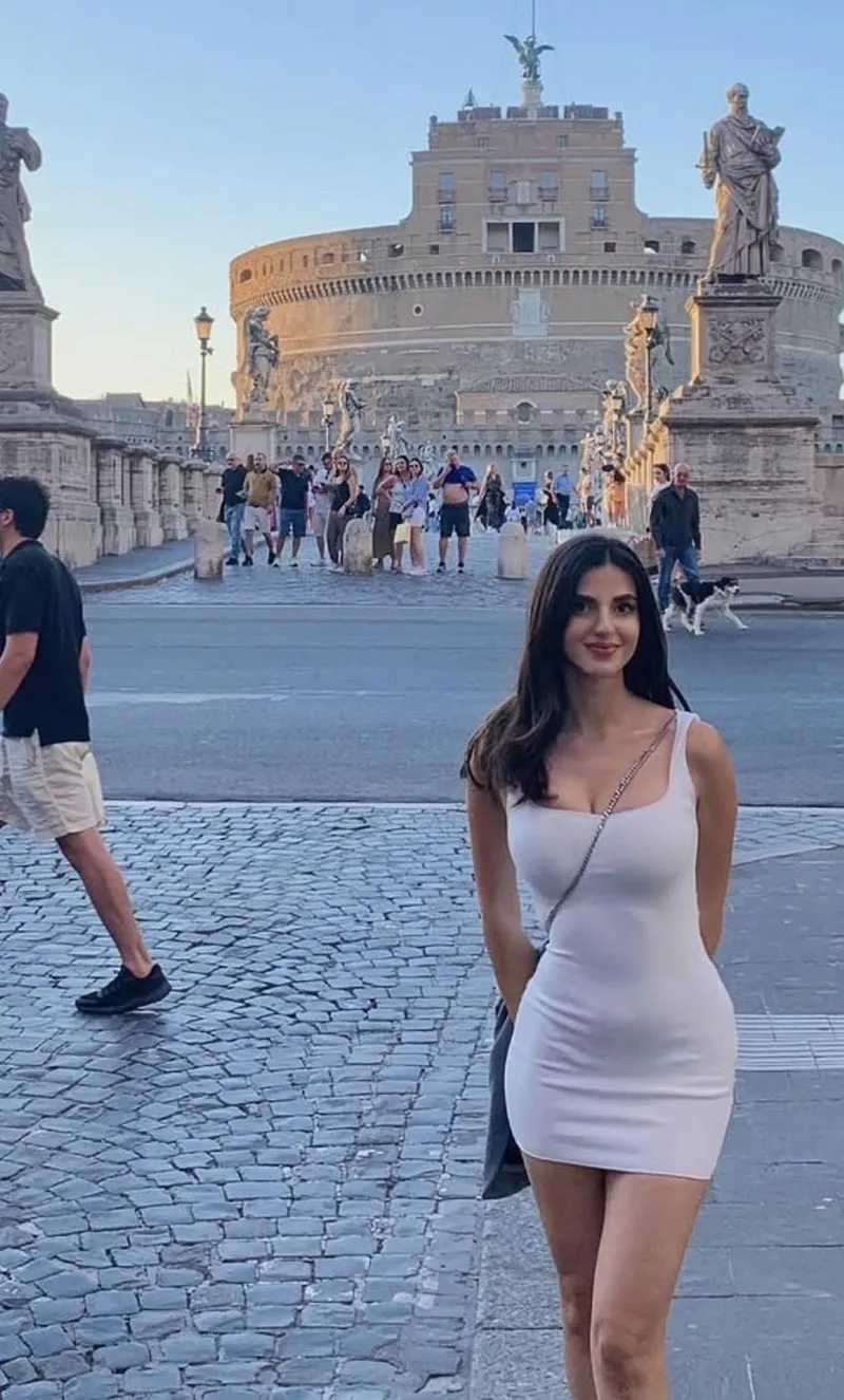 Thumbnail Maximum-Pace8709's Journey into Beauty: Witness the Tightdresses Wonderland