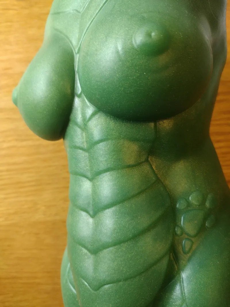 Thumbnail Tardigrade7point1 Presents Phoebe in Shenanigan Green - BadDragon