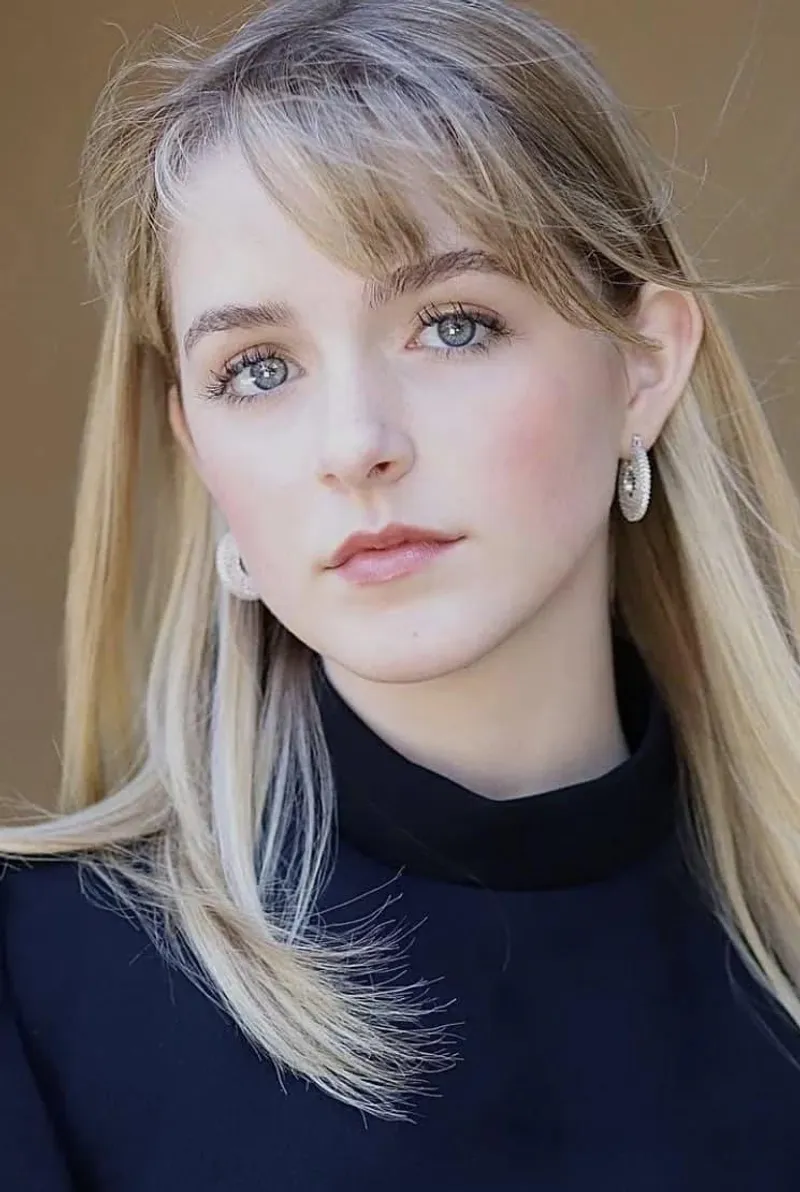 Thumbnail Mckenna Grace: A Rising Star Among PrettyGirls Category