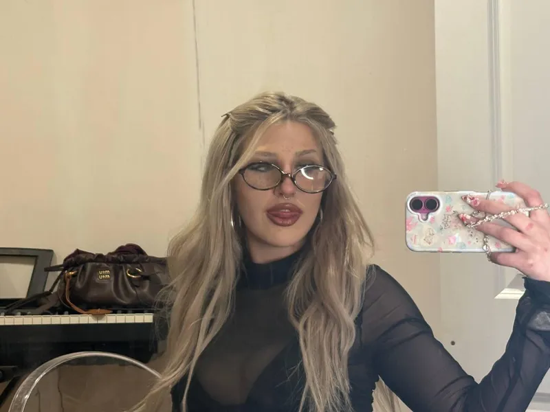 Thumbnail SlayBabesx Invites Fun with Naughtychicks