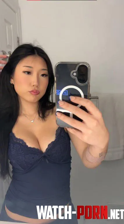 just checking if i still look cute by kimmy_nguyenx