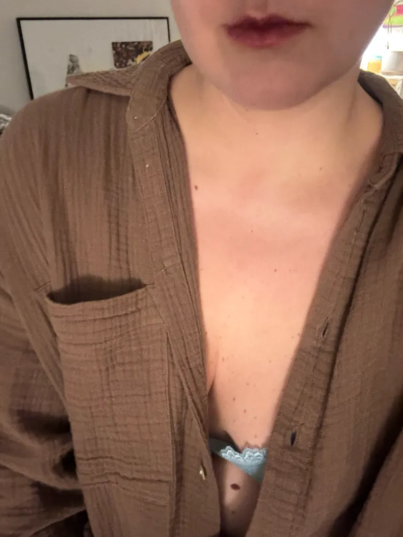 Thumbnail Exploring the Limits with lilith_of_london's AmateurBrits