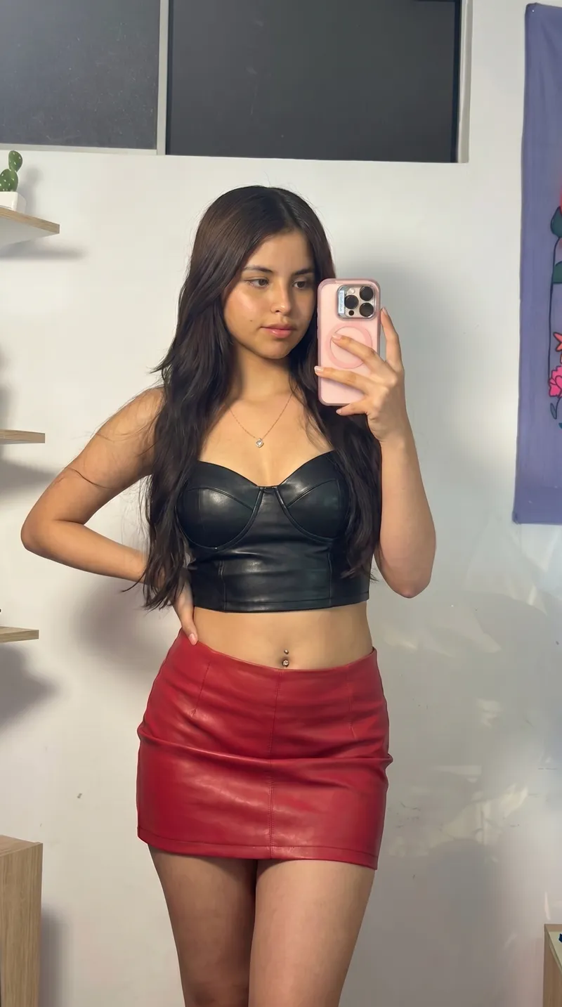 Thumbnail Seductive Sensations in Leather Fashion | LadiesInLeather