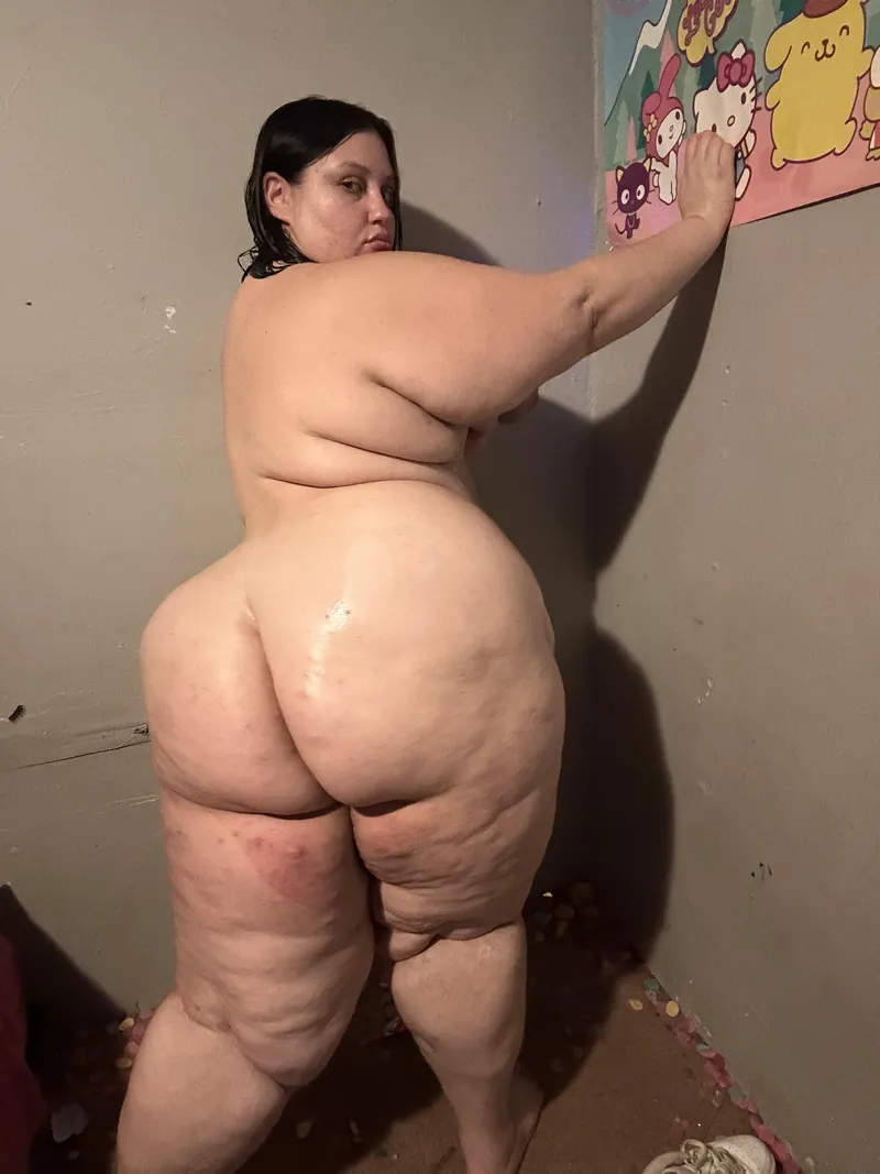 Thumbnail Lenatheoggg Emerges Fresh from the Shower | ssbbw