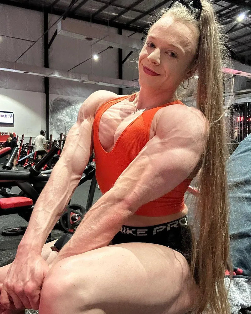 Thumbnail Fbb_NSFW Flashback: Sarah Crail's Pec Growth by NoReaction7532