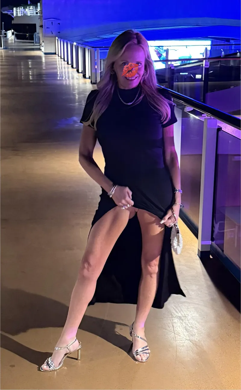 Thumbnail Fun Moments Around the Legend's Legs by LadyinShades