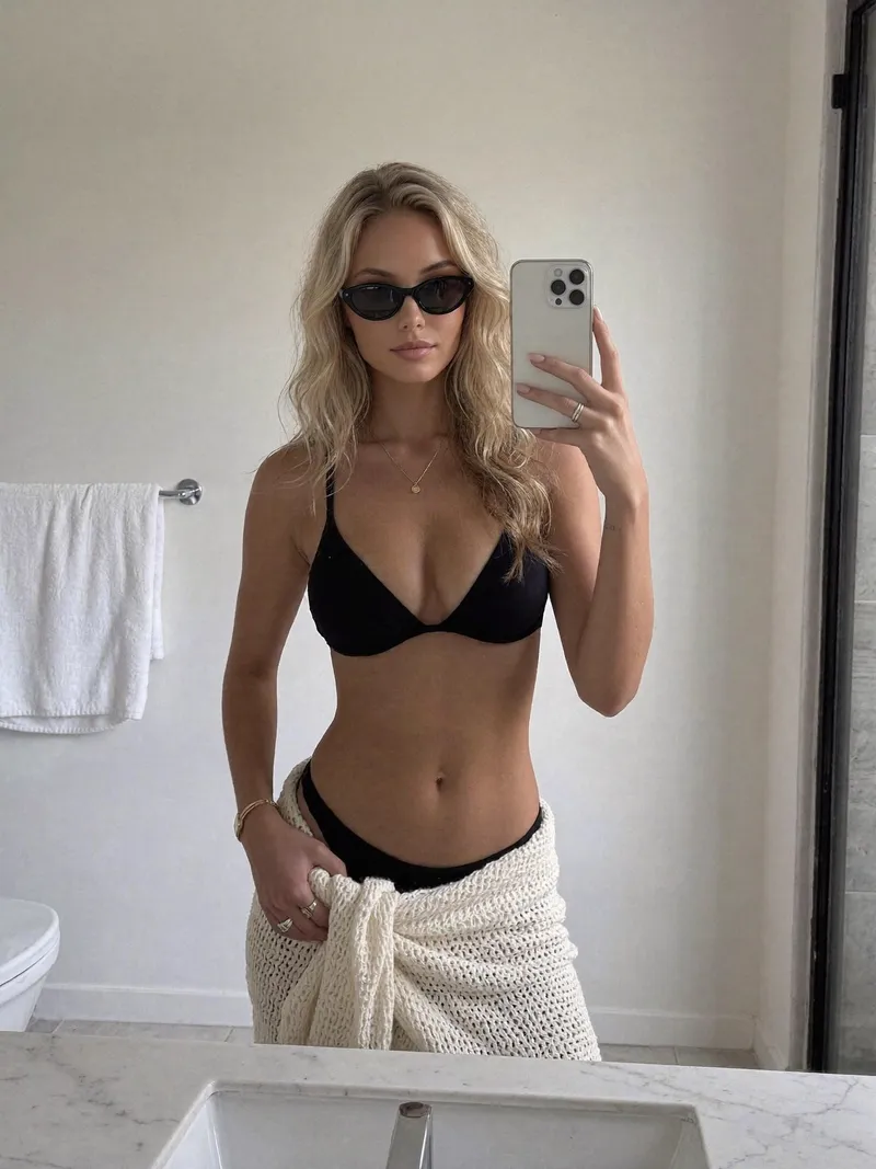 Thumbnail Ravishing in Black: Appreciating aurelia_fallen's Bikini Body