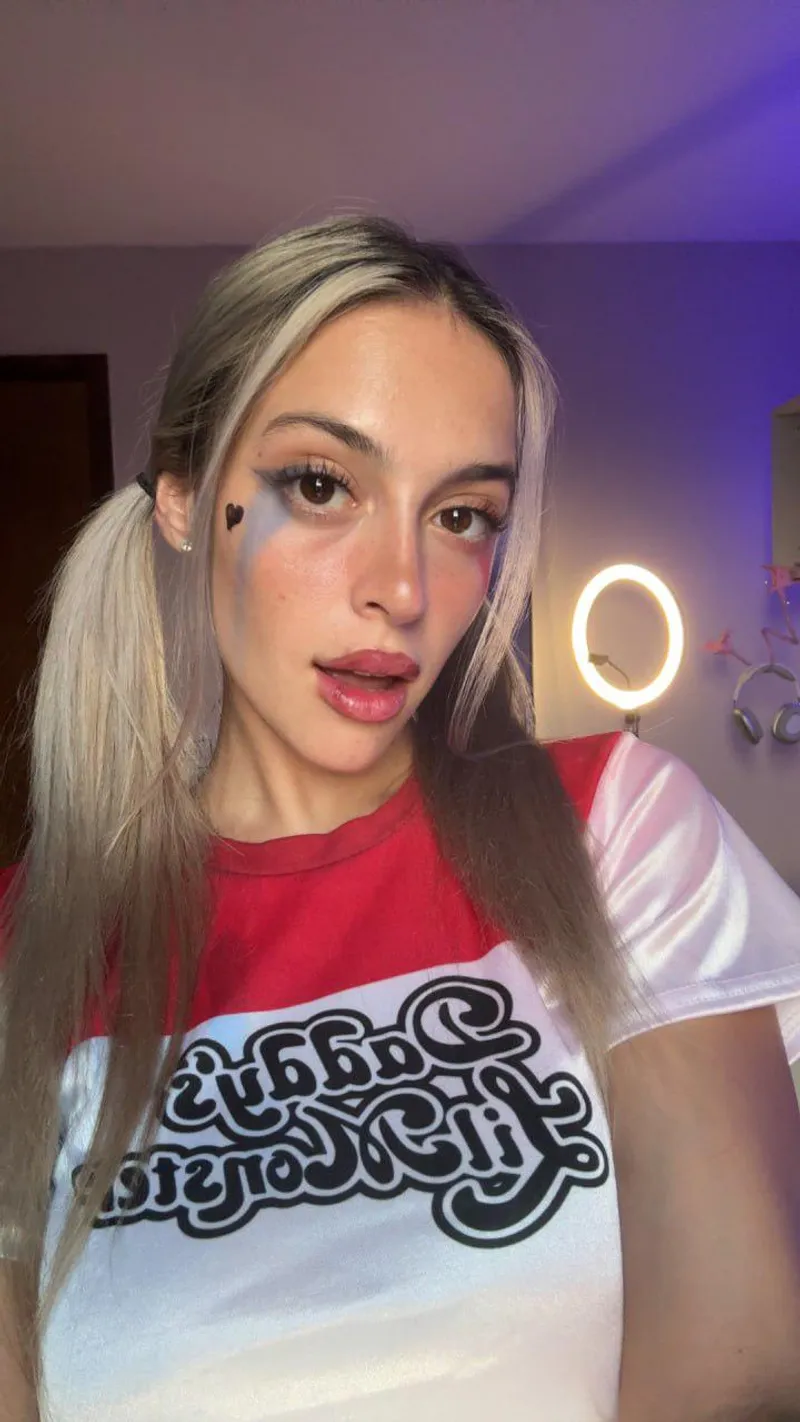 Thumbnail Transform into HARLEY QUINN - Embark on a Suicidal Squad Adventure
