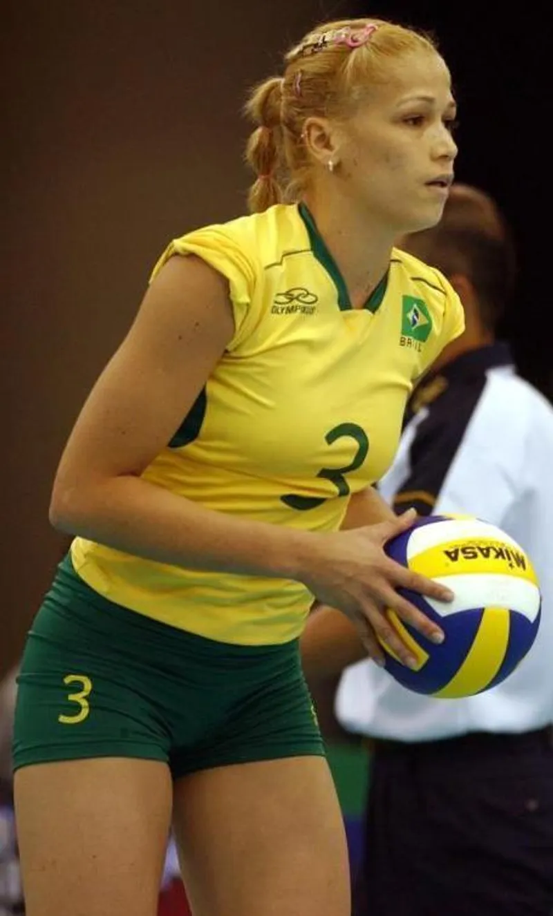 Thumbnail Unveiling the Skills of Érika Coimbra in VolleyballGirls