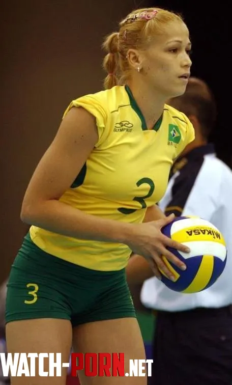 Érika Coimbra by ElinoreDoll