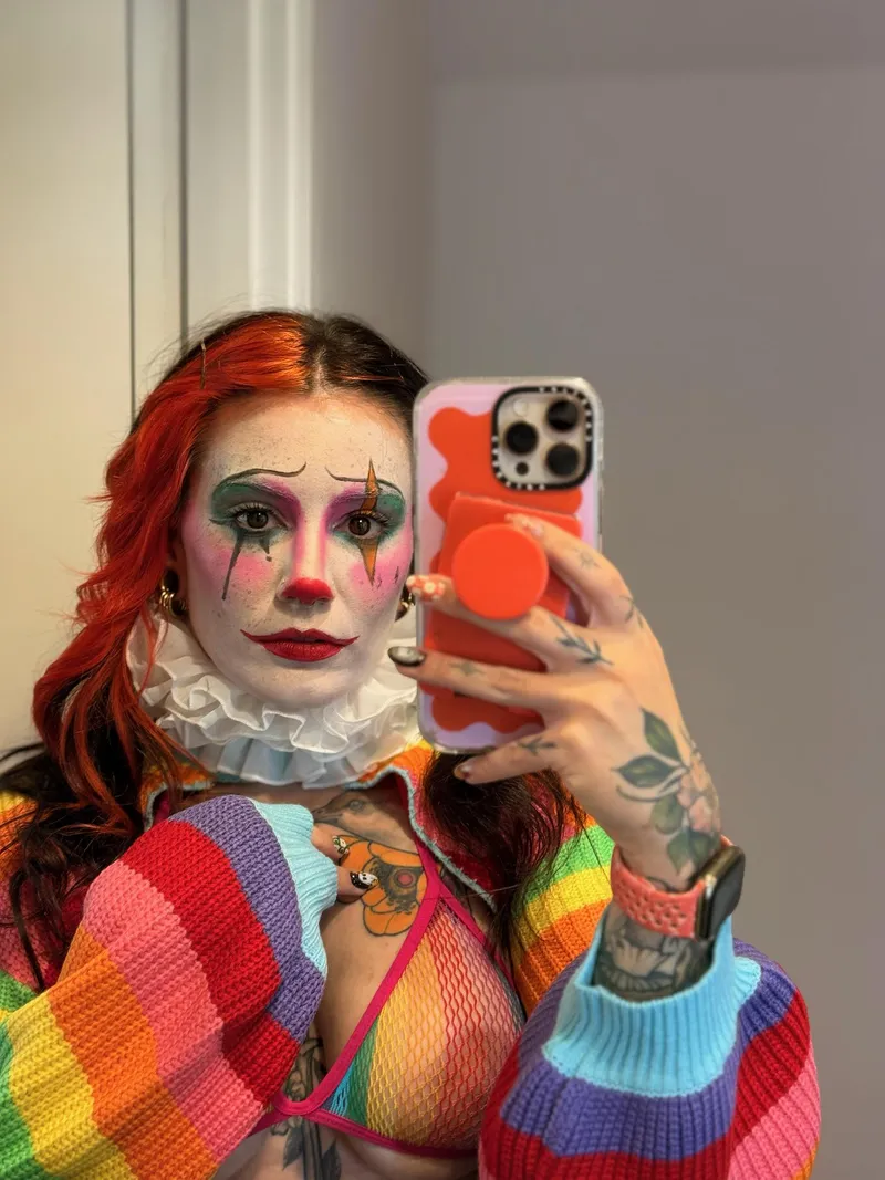 Thumbnail Unique Work Clowns Fantasy: power_midget's MirrorSelfie