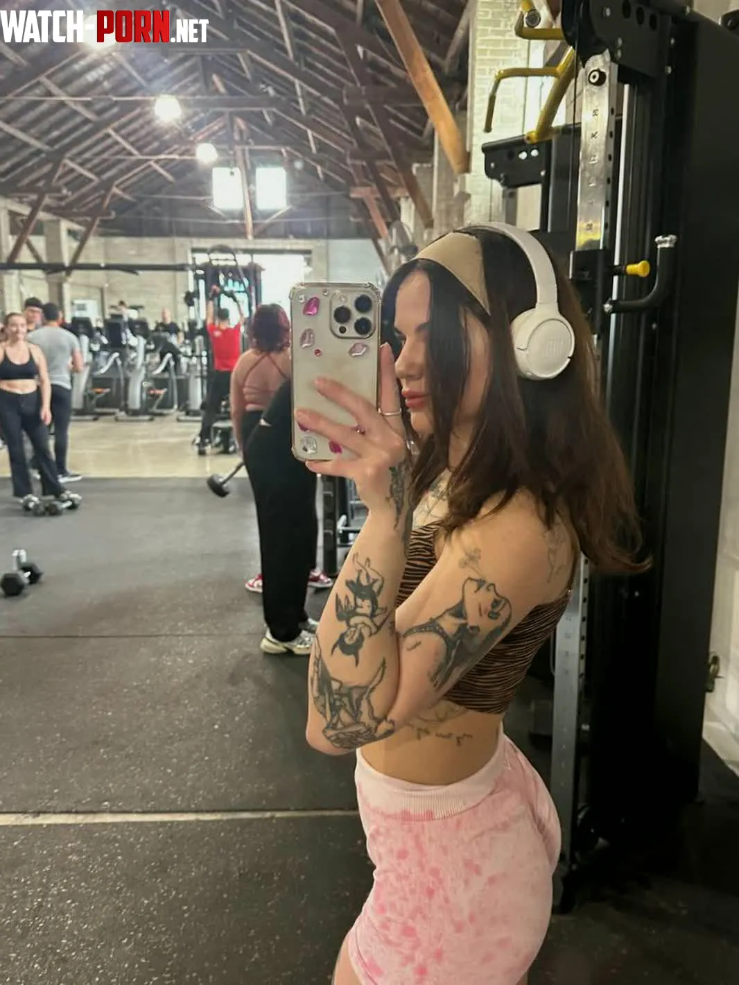 Mirror selfies that get progressively sluttier by thaliapole