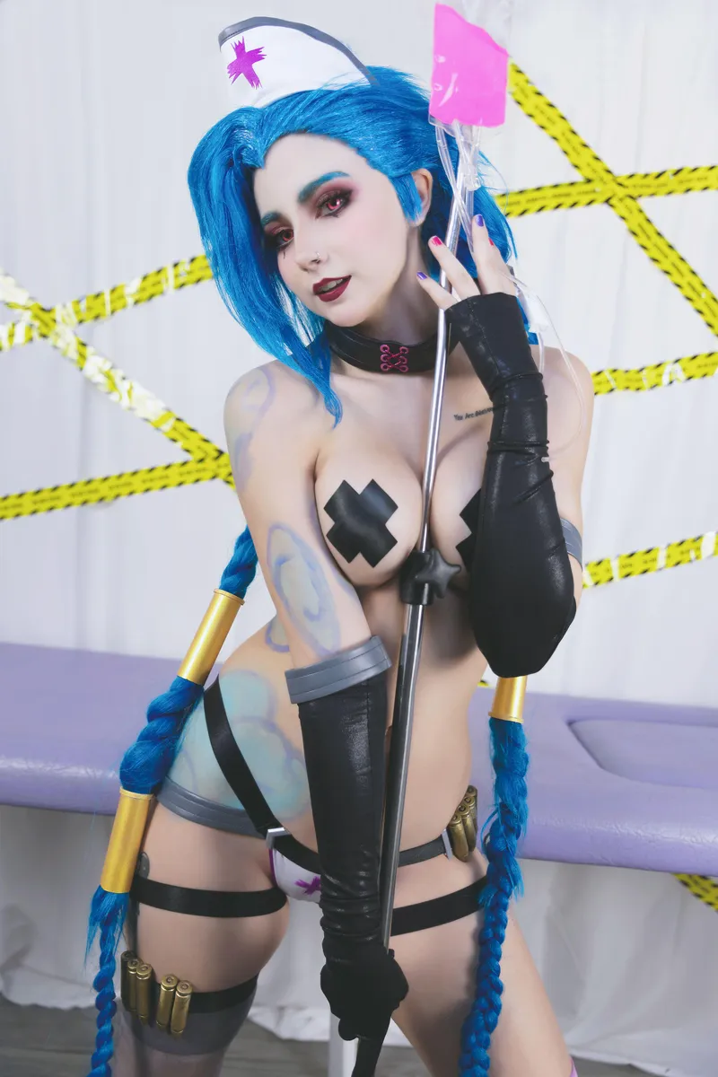 Thumbnail Hotter Nurse Jinx Emerges - Unveiling a Sultry Cosplay