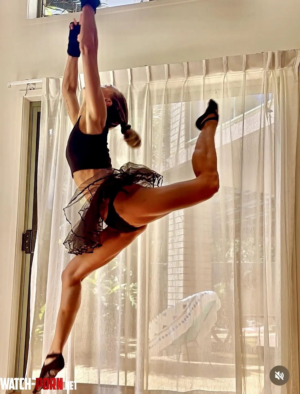 Sharni Vinson IG 30/04/26 by Electronic-Spare-284