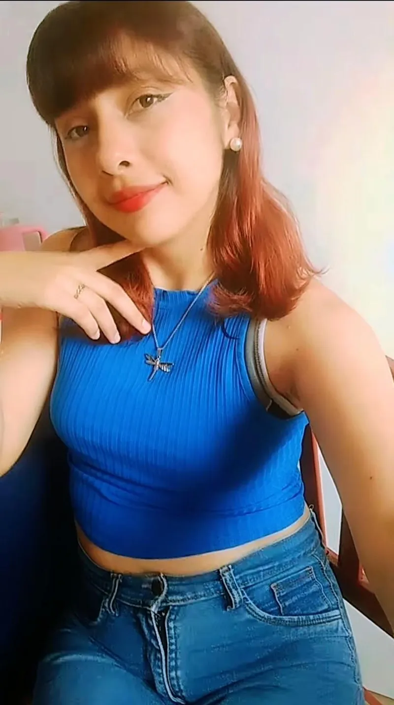 Thumbnail Casual Elegance: Prettygirl227's Crop Top Story