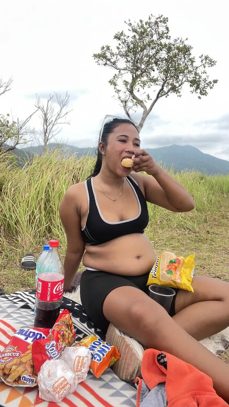 Thumbnail Xinxin-belly's Picnic Escapade: 'OMG the View!' - Calorie-Free Indulgence