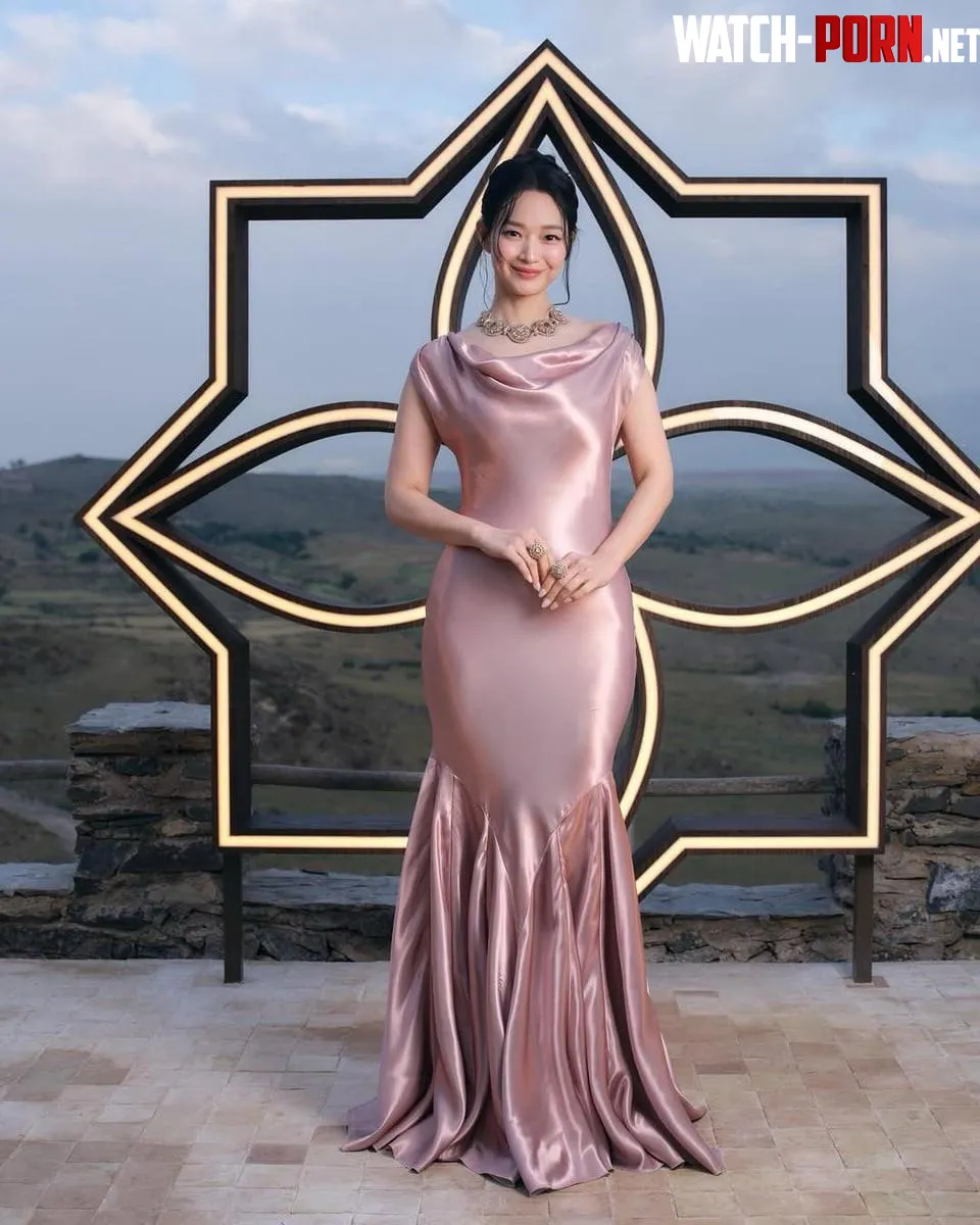 Shin Min-a by lupindeathray
