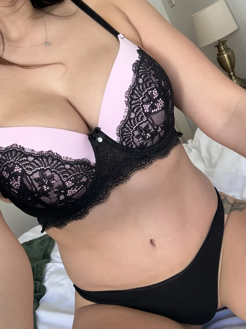 Thumbnail Not-So-Subtle Cleavage Display | cleavage by BellaAfterDark_