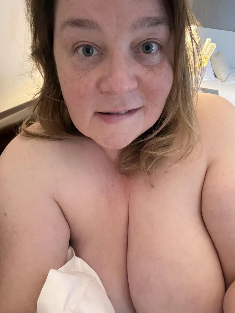 Thumbnail Passionate Escapes: Stirring Desires in Hotels | BBW