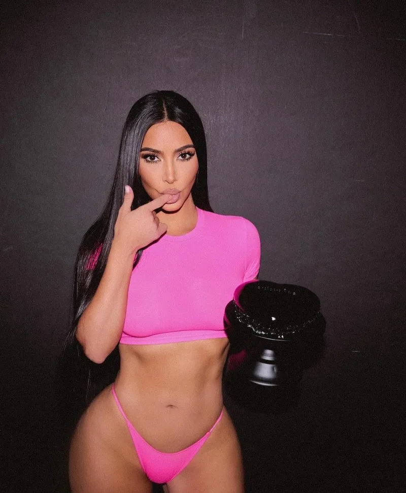 Thumbnail HipHopGoneWild: Old-Bear-5275 Sheds Light on Kim Kardashian
